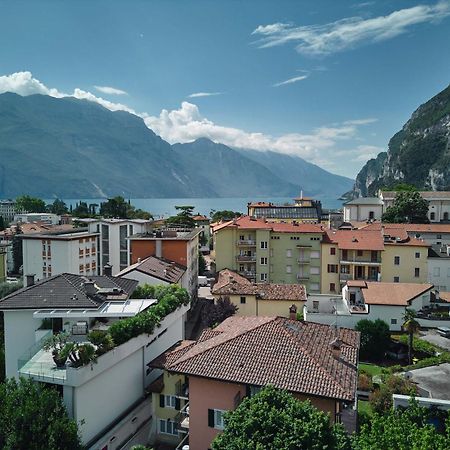 Bella Villa Apartments Riva del Garda Luaran gambar