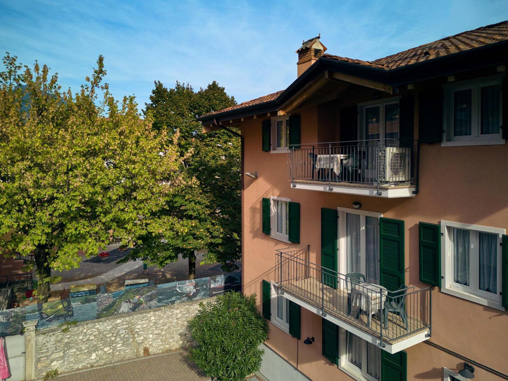 Bella Villa Apartments Riva del Garda Luaran gambar