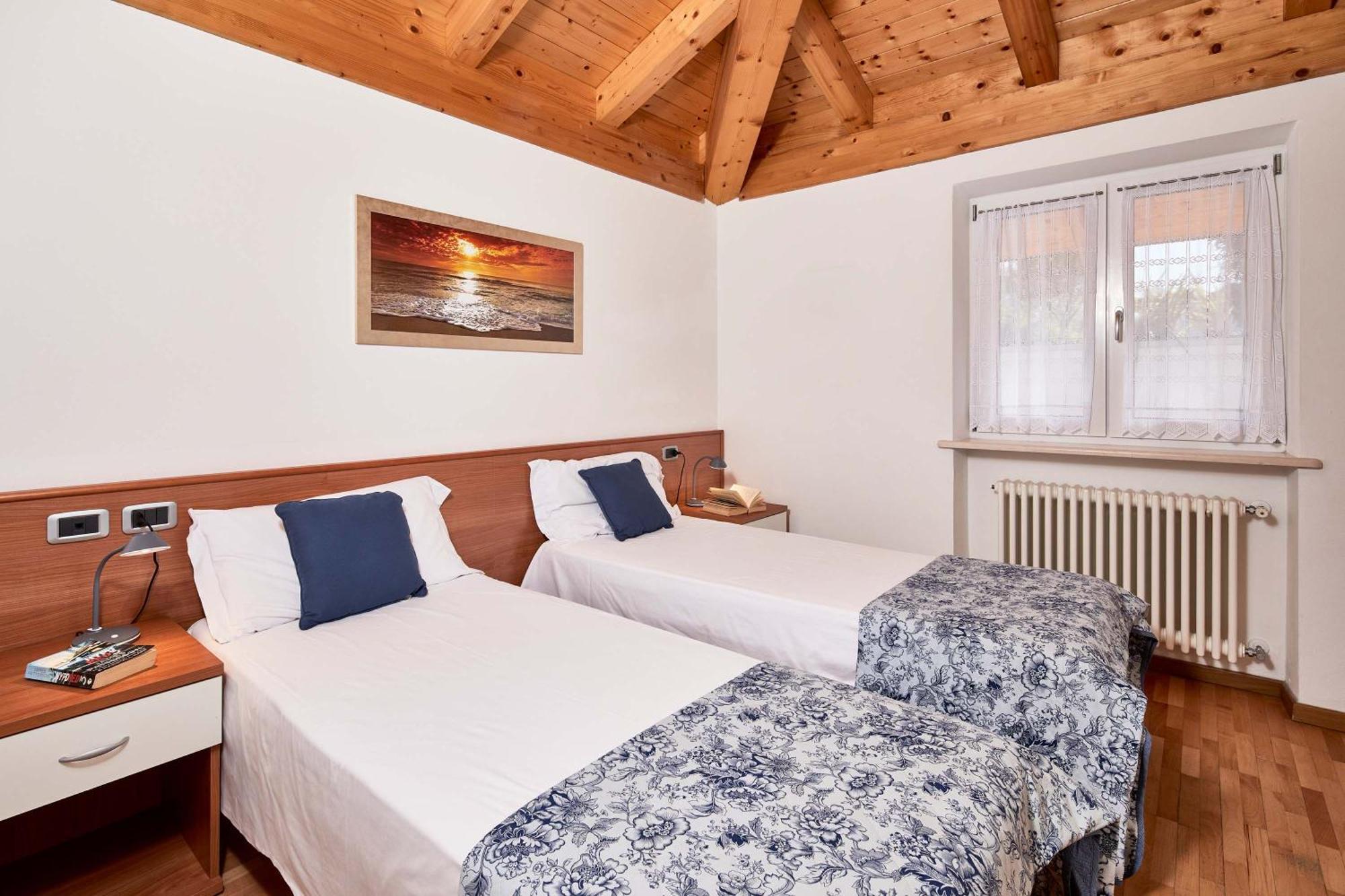 Bella Villa Apartments Riva del Garda Luaran gambar