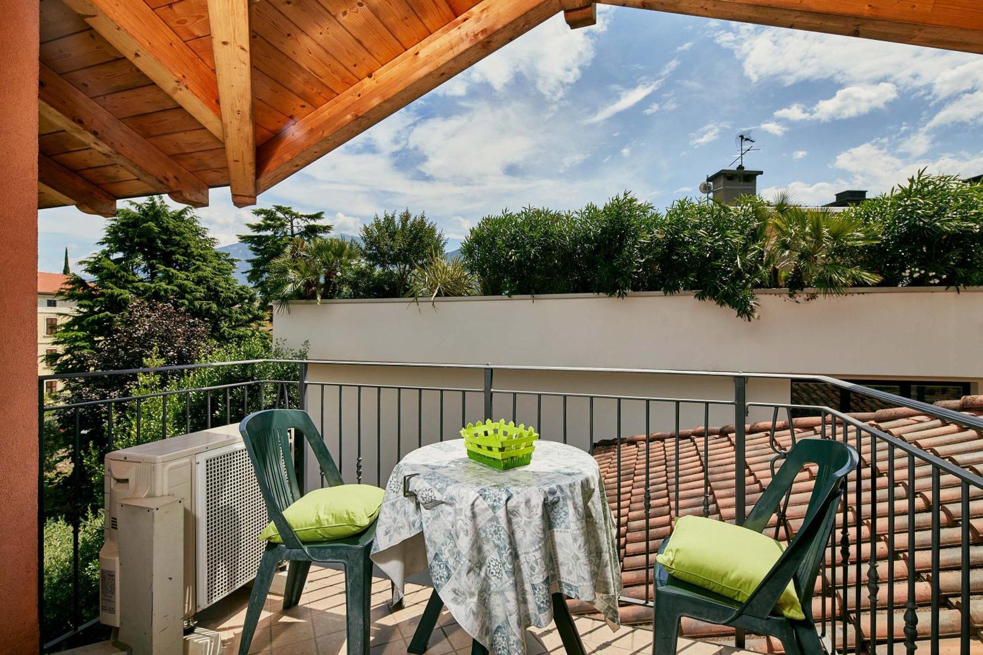 Bella Villa Apartments Riva del Garda Luaran gambar