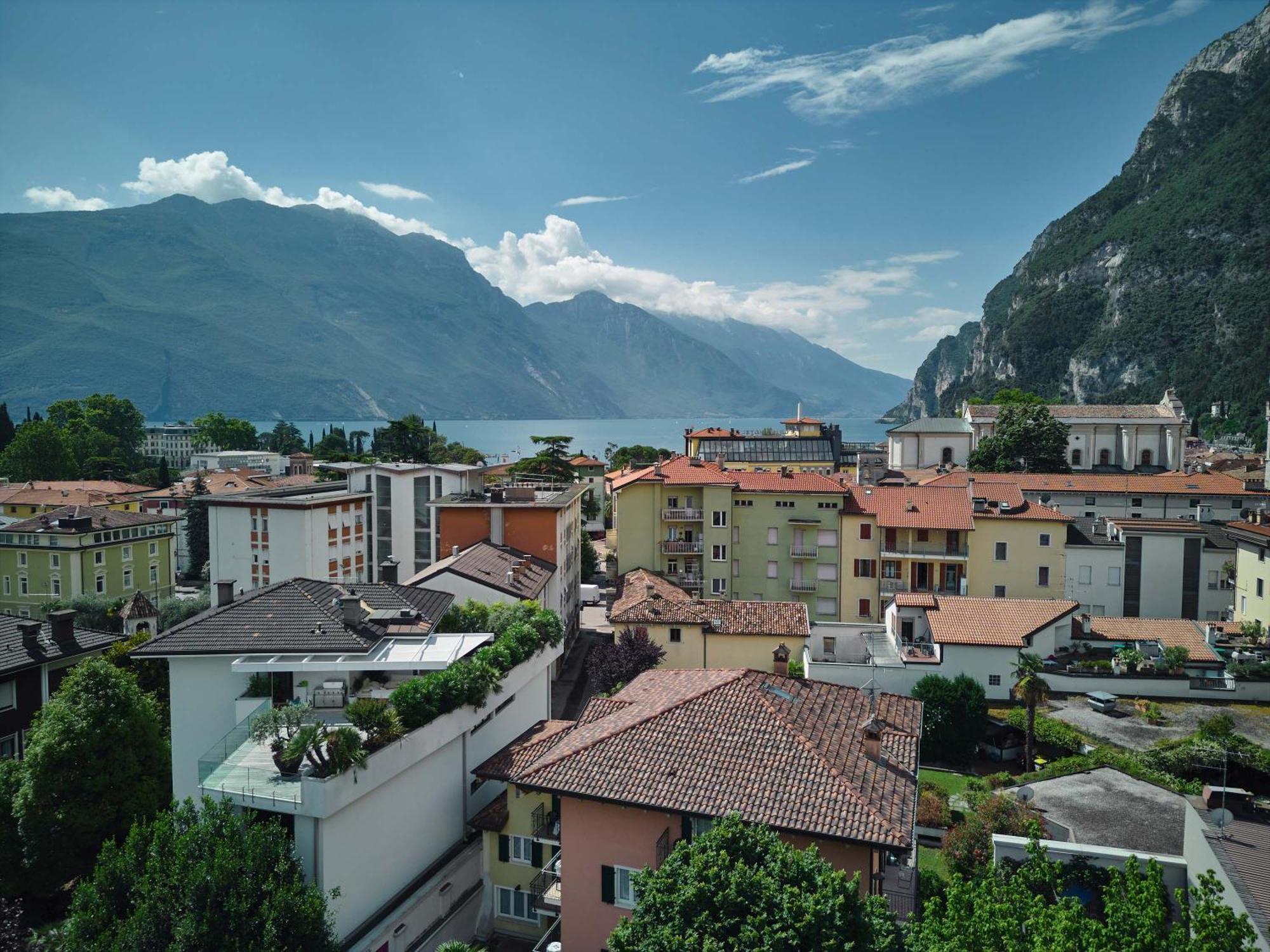 Bella Villa Apartments Riva del Garda Luaran gambar